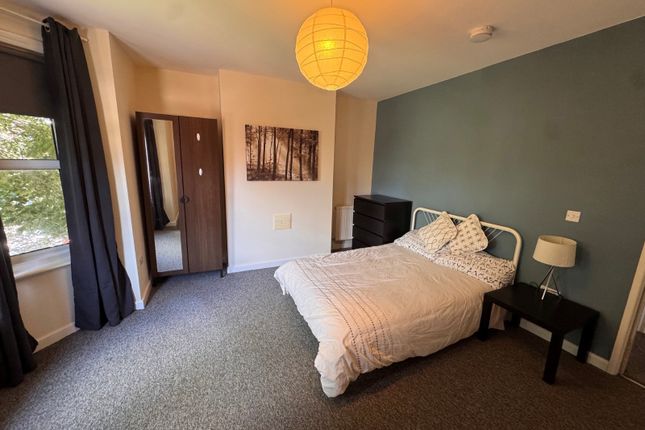 Room B, 1, Harborough Road, Hampshire photo 2