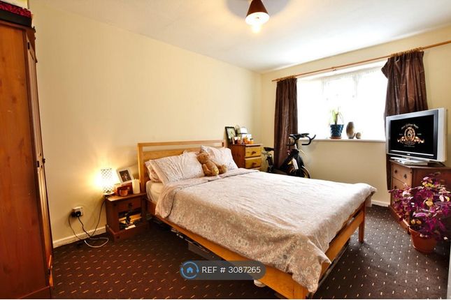 Boundary Way, Watford photo 3
