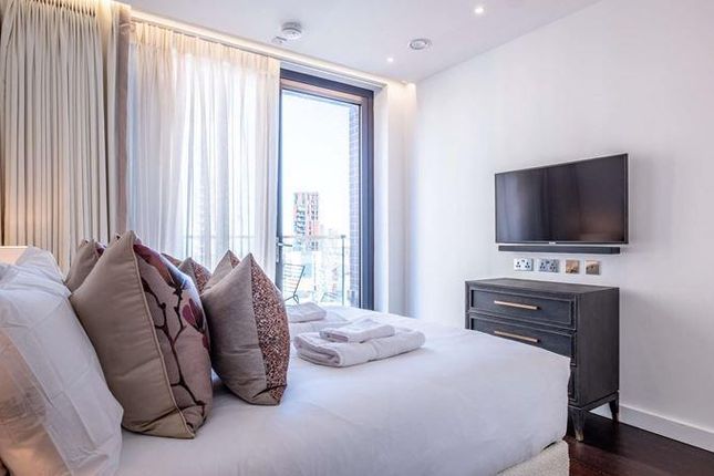 Flat to rent in Thornes House, Charles Clowes Walk, London