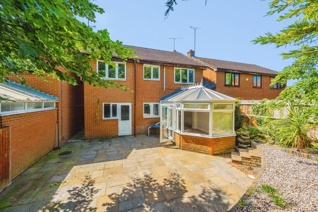 5, Lorimer Close, Luton photo 4