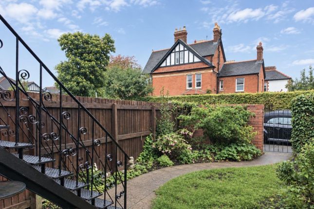 Flat 4, 86, Stanwell Road, Penarth photo 2