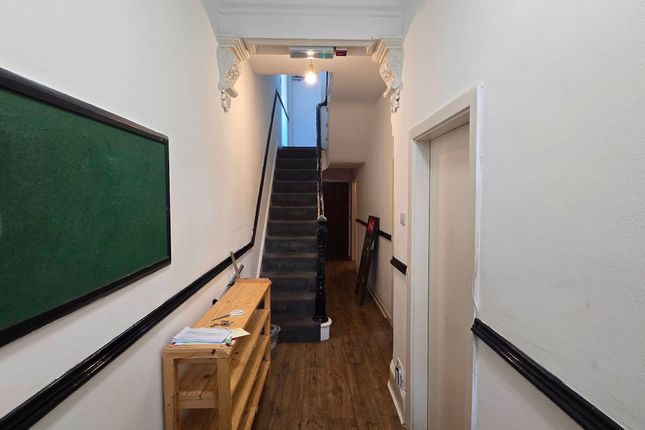 16 Victoria Road, Fallowfield, Manchester photo 3