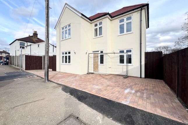 Detached house to rent in Cedar Road, Romford RM7