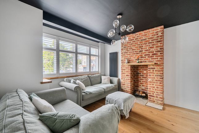 41, Carlingford Road, Morden photo 2