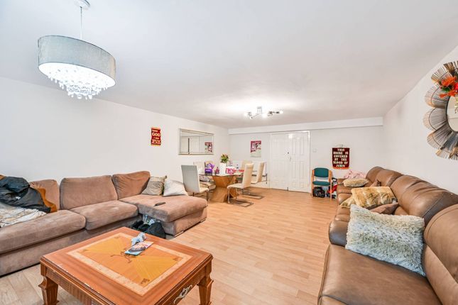 Thumbnail Flat for sale in Myatts Fields South, Brixton, London