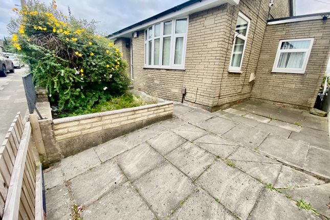64, St. Matthew Street, Burnley photo 2
