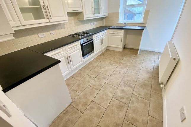 7, Lucas Road, Swansea photo 4