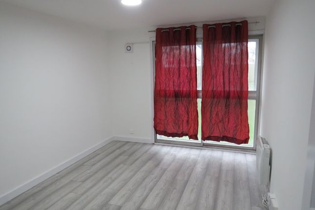 Harris Close, Hounslow photo 4