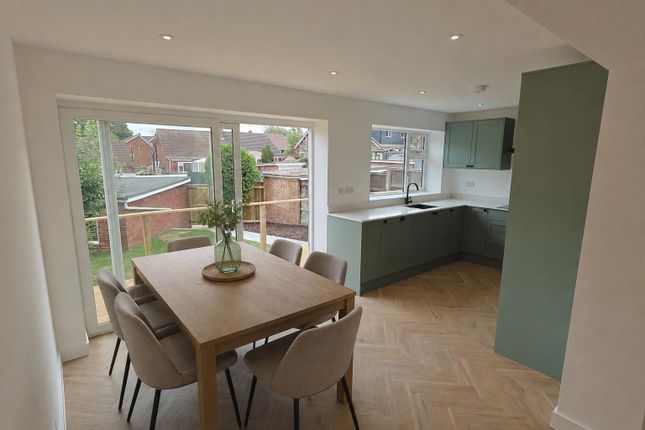 18, Beche Way, Coventry photo 4
