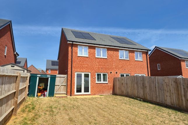 9 Quartz Close, Coalville photo 4
