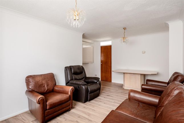 Aspen Close, London photo 3