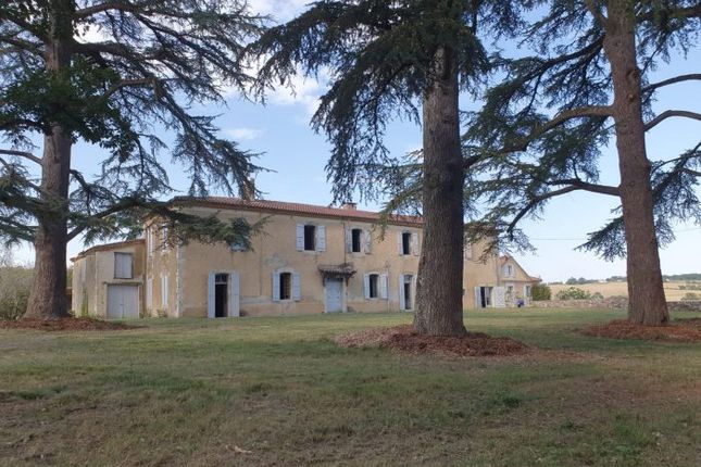 Farmhouse for sale in Auch, Midi-Pyrenees, 32000, France