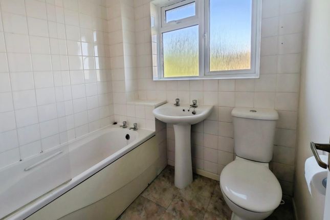3, Blenman Close, Bristol photo 4