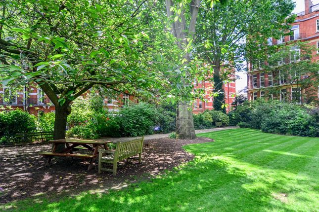 Studio for sale in Barkston Gardens, South Kensington, London