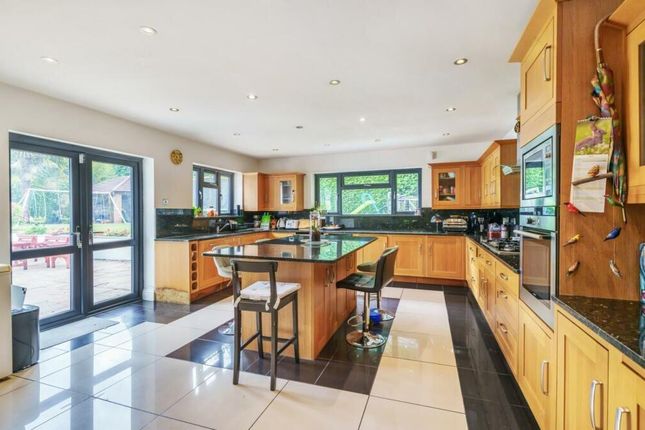238, London Road, Bagshot photo 5