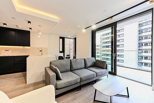 Flat to rent in Siena House, 11 Bollinder Place, London