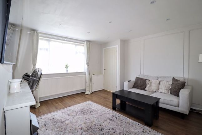 44, St. Johns Road, Milton Keynes photo 2