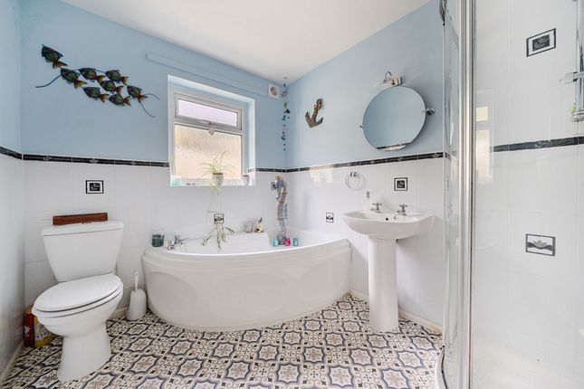64, Dolphin Crescent, Devon photo 4