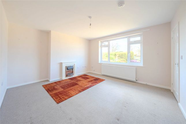 602, King Lane, West Yorkshire photo 3
