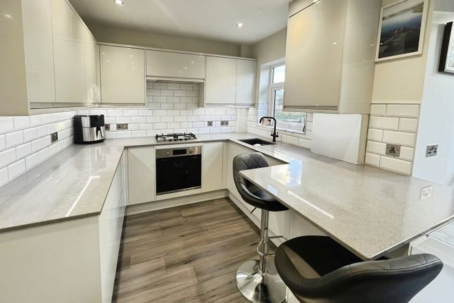 Newshaw Lane, Glossop photo 2