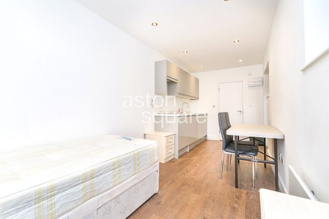 Studio house on 36, Eastside Road, London, £1,045/mo