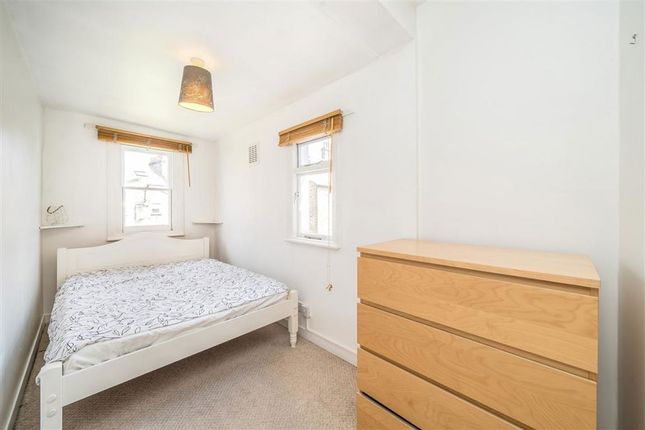 Second Floor Flat, 21, Dorset Road, London photo 4