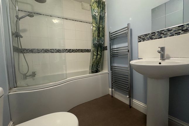 Flat 3, Folkestone photo 4