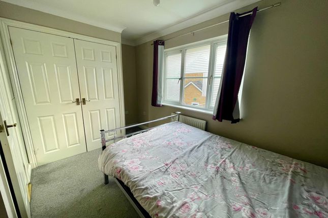 Detached house to rent in Hornbeam Close, Barking