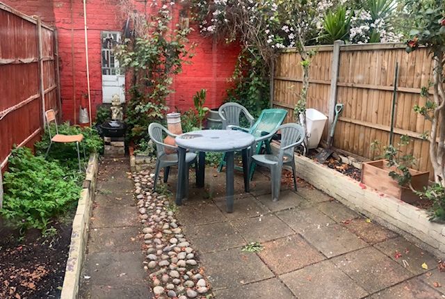 3 bed end terrace house to rent in Moody Street, Mile End/Stepney Green E1