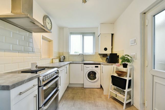 6, Leybourne Road, Rotherham photo 3