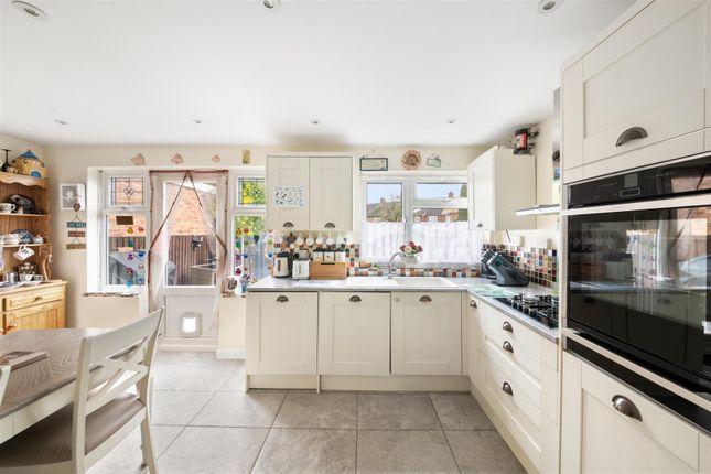 34, Blacklands Drive, Hayes photo 3
