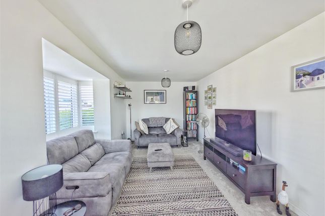 6, Saffron Rise, Lydney photo 2