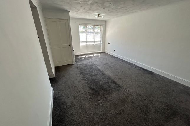 38 Beverley Court, Washington photo 5