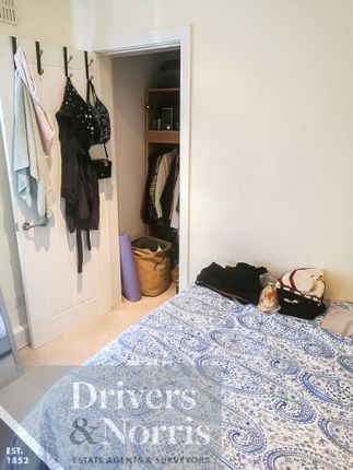 Flat B, 23, Leconfield Road, London photo 4