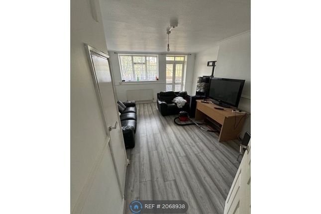 Room to rent in Jasmin House, London