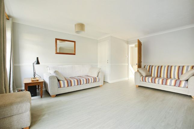 24, Bracken Close, SOUTHAMPTON photo 4