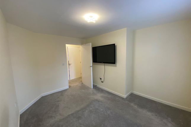 Flat to rent in Kirkby View, Gleadless, Sheffield