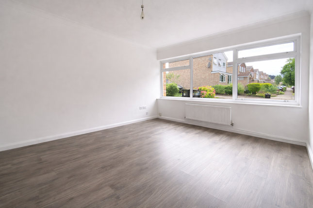5, The Crest, Sawbridgeworth photo 2