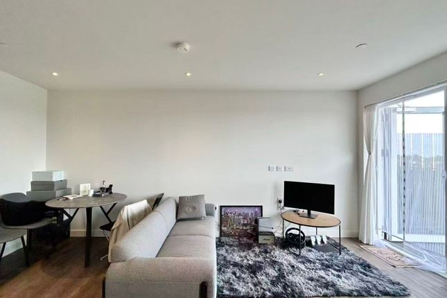 46 Azure Mansions 3 Clarendon, Brook Road, London photo 4