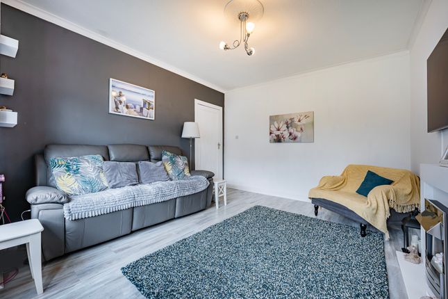 8 Southlea Avenue, Thornliebank, Glasgow photo 5