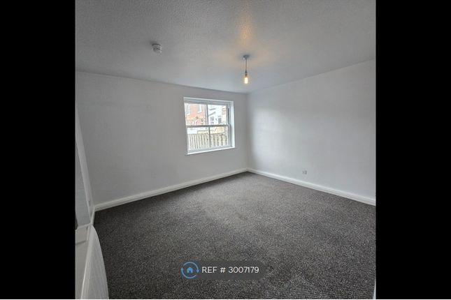Flat, Topham House Stonefall Avenue, Harrogate photo 2