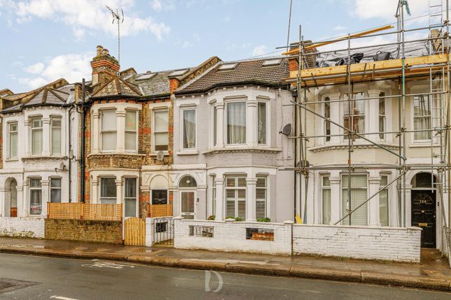 Thumbnail Flat for sale in Townmead Road, London