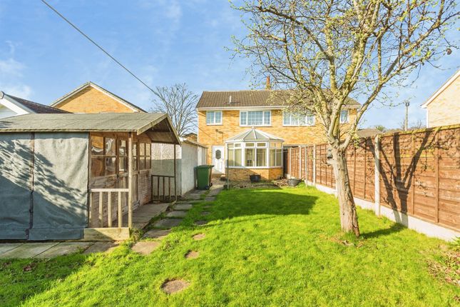 4, Thornleigh Croft, Wakefield photo 2
