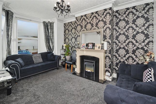 210, Tempest Road, West Yorkshire photo 2