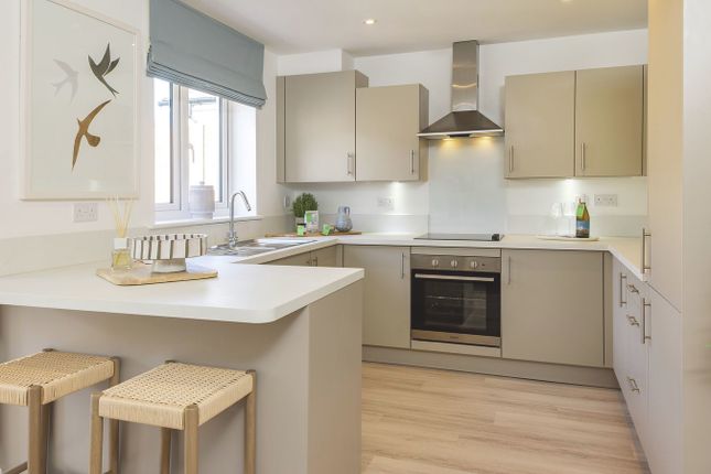 9, Birchwood, West Street, Gu9 7As photo 2