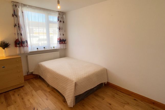 Thumbnail Room to rent in Hassett Road, London