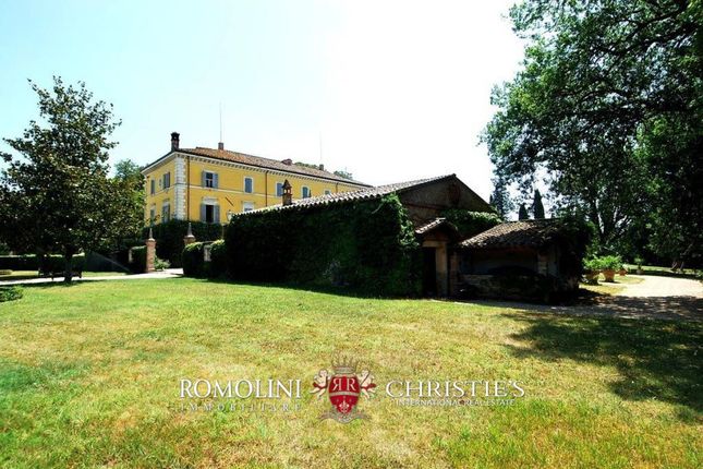 Villa for sale in Perugia, Umbria, Italy