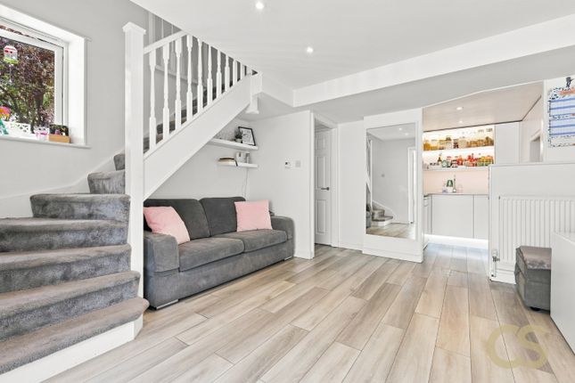 20, Willowdene, Hertfordshire photo 2