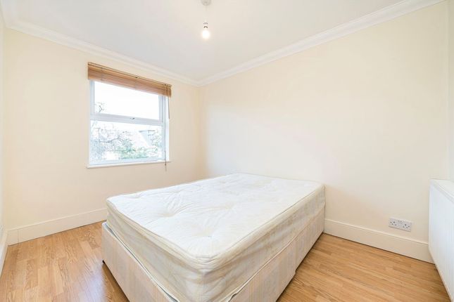 Flat B, 111, Gipsy Road, London photo 3