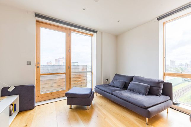 1-bed flat on Barry Blanford Way, E3, Bow, £300,000